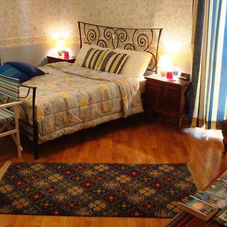 Bed and Breakfast Il Melograno à Borgo San Dalmazzo Chambre photo