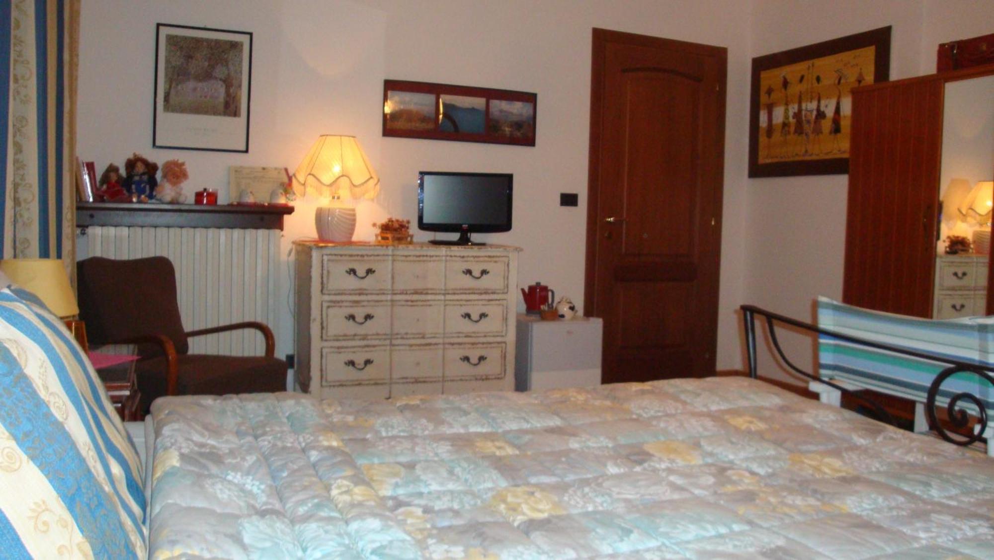 Bed and Breakfast Il Melograno à Borgo San Dalmazzo Chambre photo